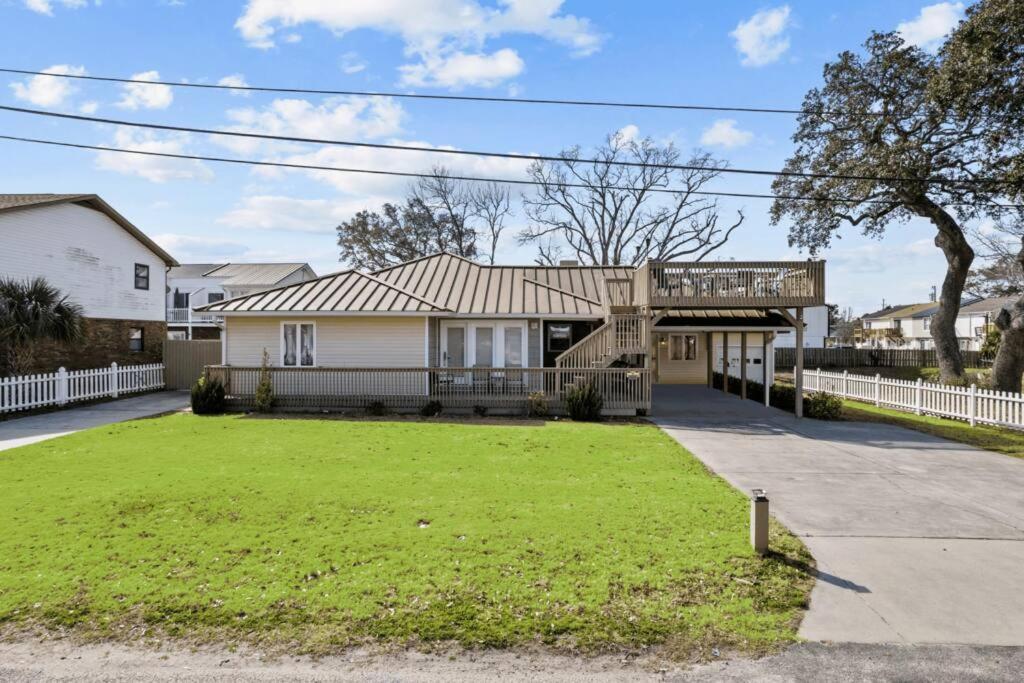 Holiday home Ocean View Villa: Chic Retreat With Private Pool And Rooftop Deck Myrtle Beach
