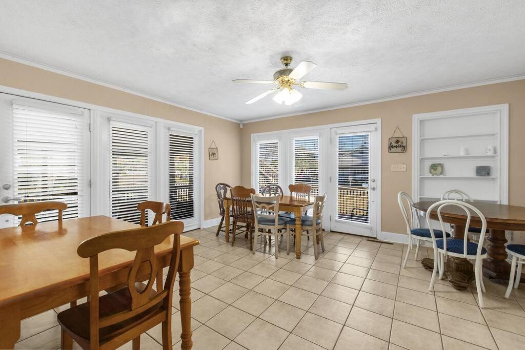 Holiday home Ocean View Villa: Chic Retreat With Private Pool And Rooftop Deck