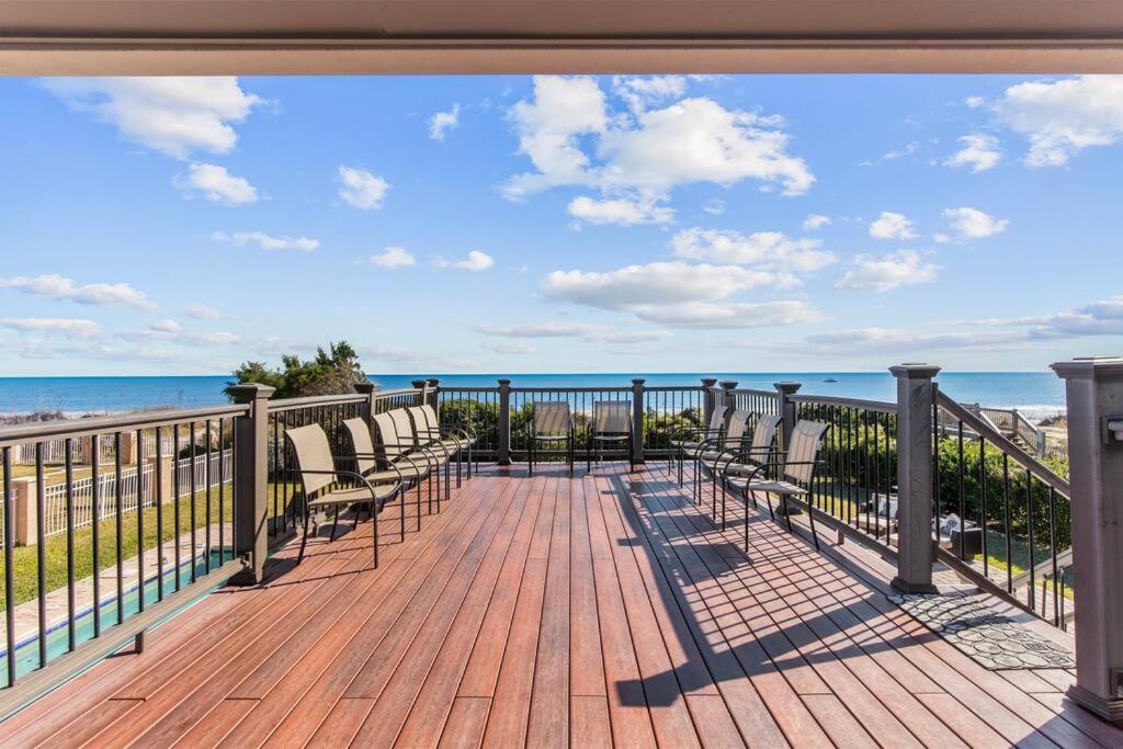 Posh Oceanfront Oasis: Private Pool, & Game *