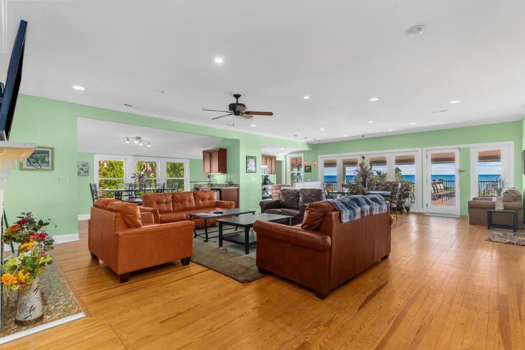 Holiday home Posh Oceanfront Oasis: Private Pool, & Game Myrtle Beach