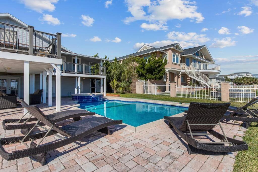 Posh Oceanfront Oasis: Private Pool, & Game Myrtle Beach