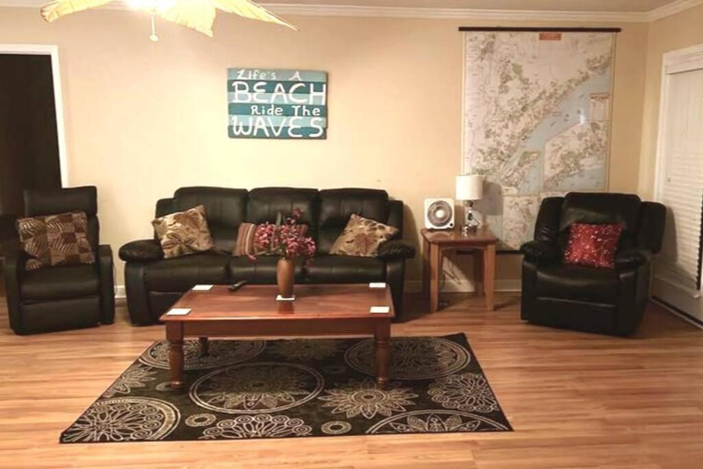 Holiday home Ocean View Villa: Chic Retreat With Private Pool And Rooftop Deck *