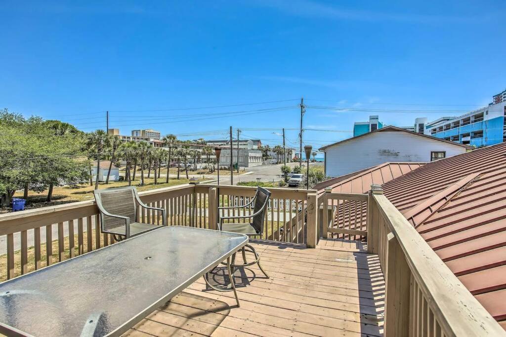 Ocean View Villa: Chic Retreat With Private Pool And Rooftop Deck