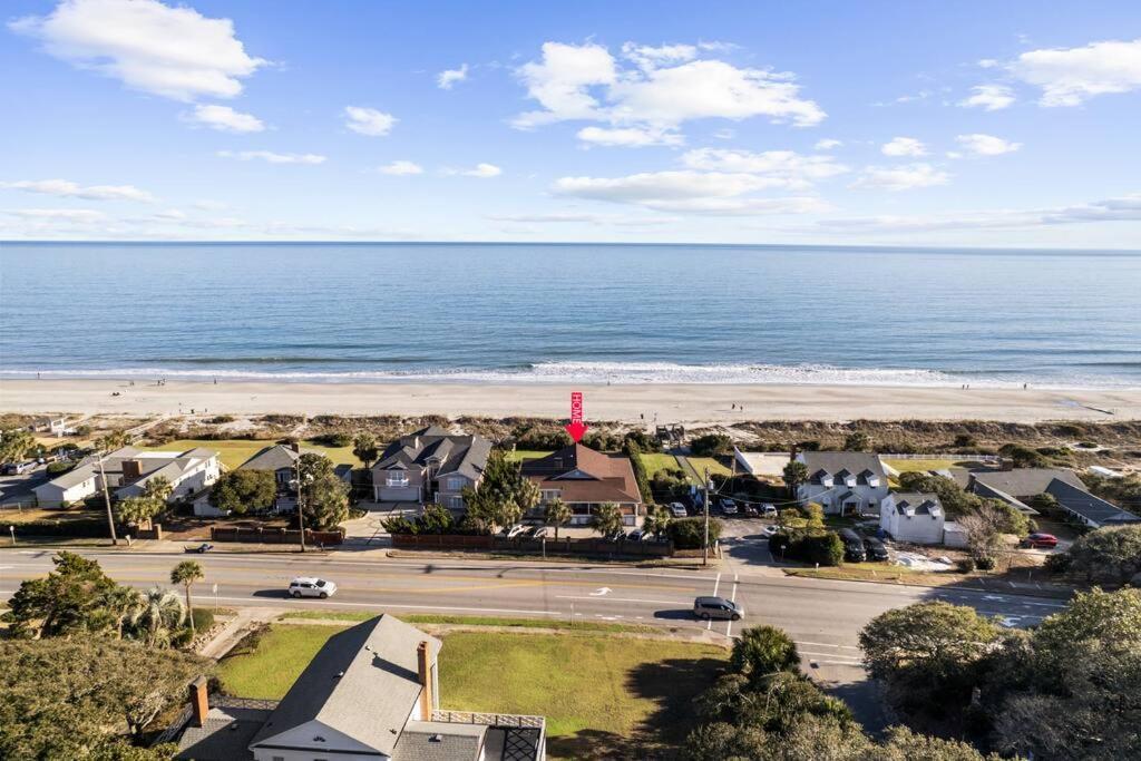Holiday home Posh Oceanfront Oasis: Private Pool, & Game *