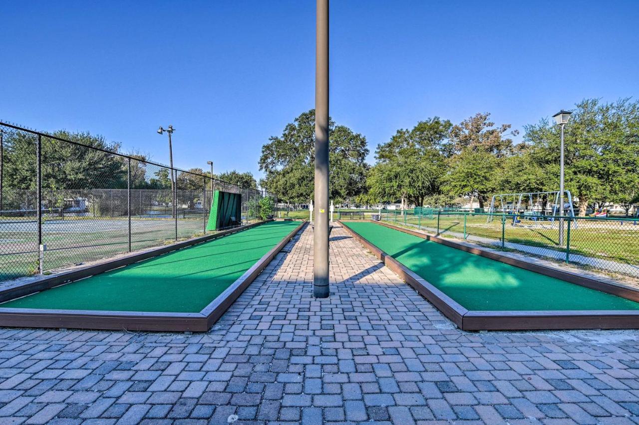 Holiday home Surfside With Community Perks Near Ocean!