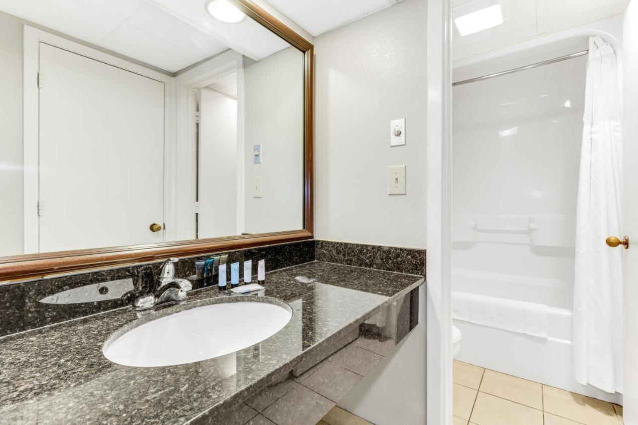 Wonderful Oceanfront 1br At Landmark Resort! 1235 Apartment *