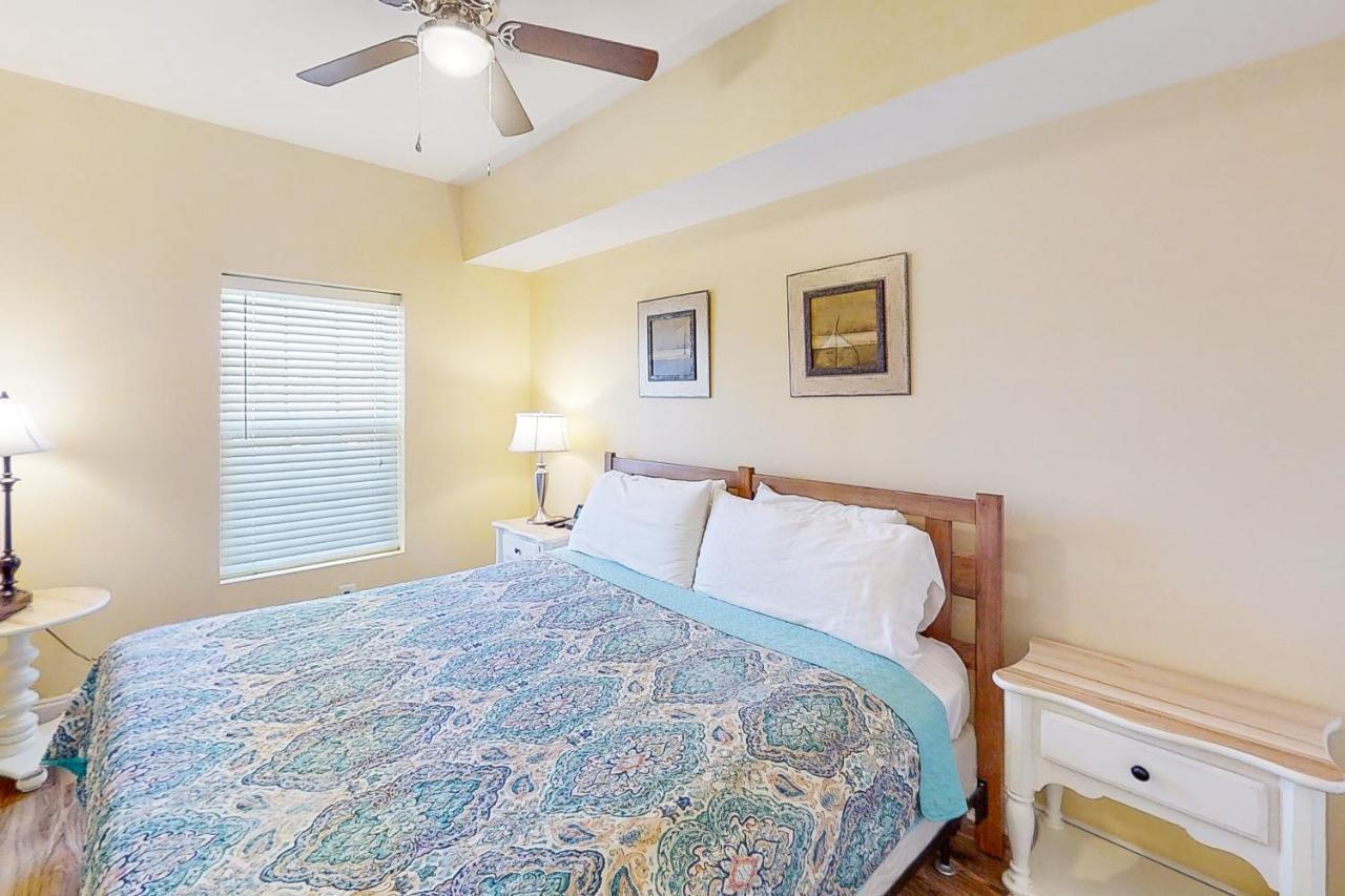 Coconut Grove 405 Apartment