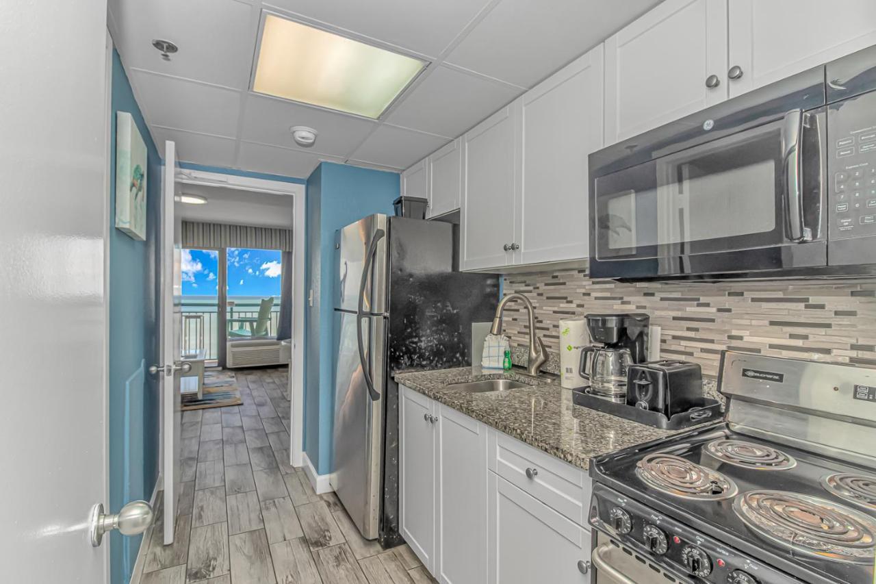 Direct Oceanfront 1 Bedroom - Surf's Up Oceanfront Oasis 1416 Holiday home Myrtle Beach