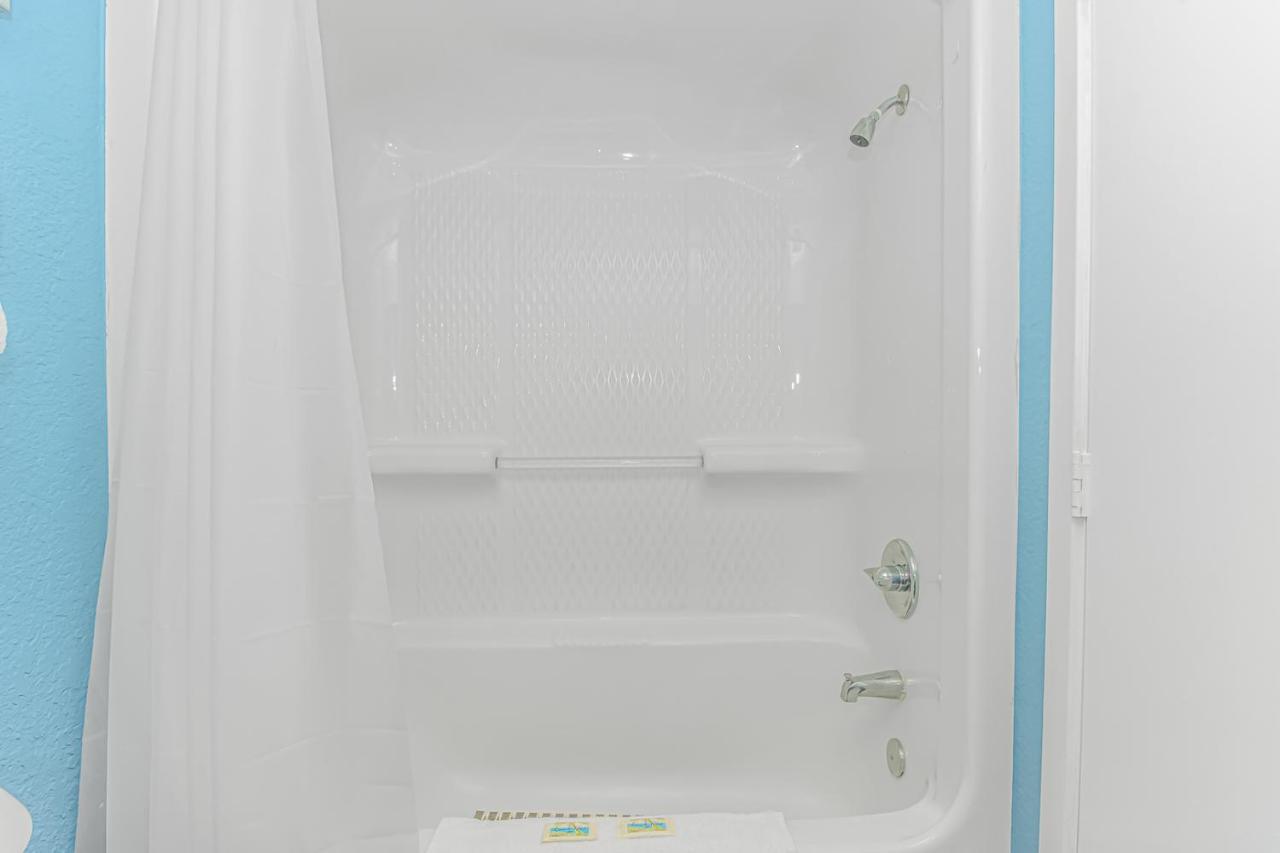 Direct Oceanfront 1 Bedroom - Surf's Up Oceanfront Oasis 1416 *