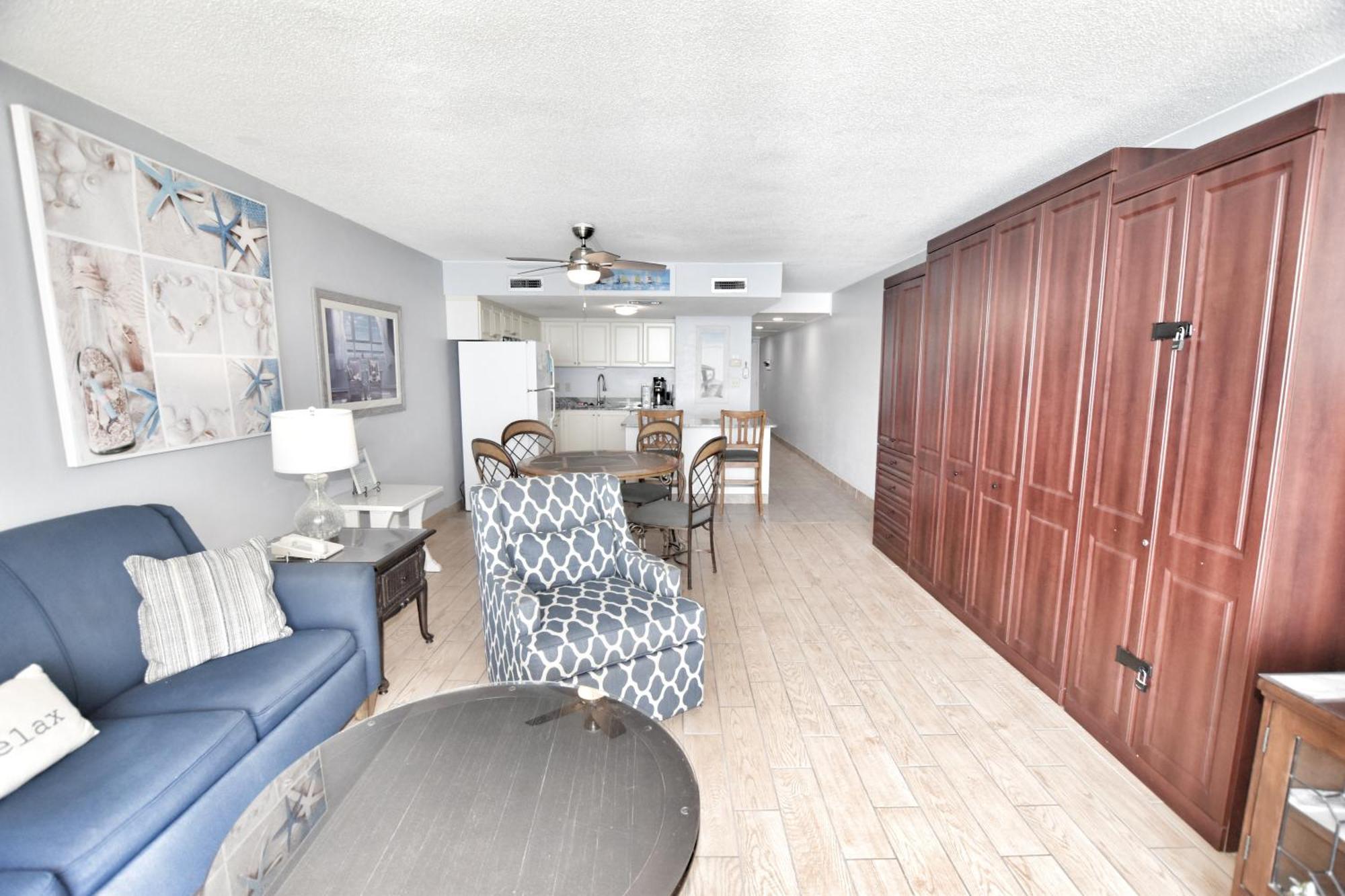 1206 Waters Edge