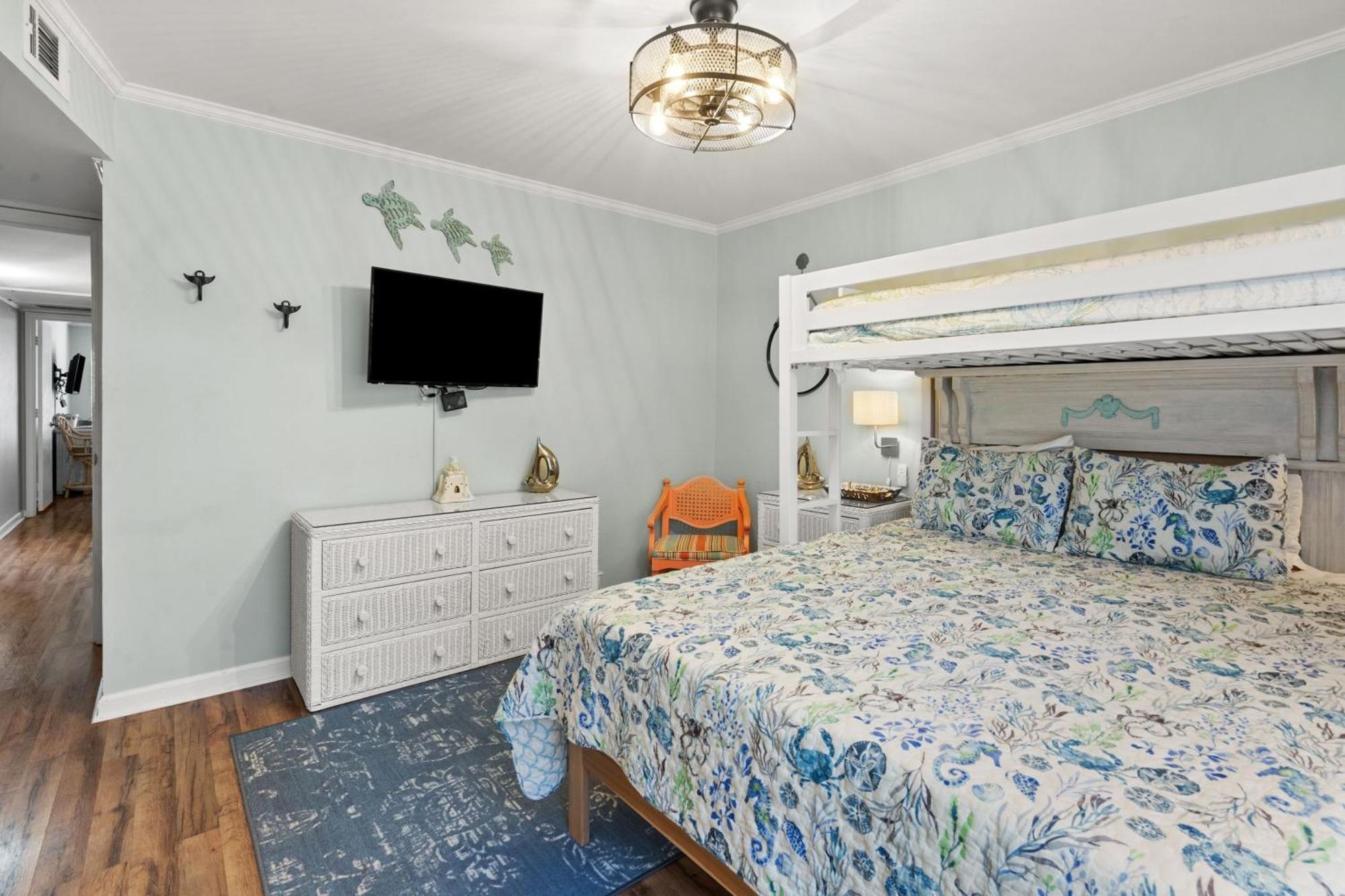 Apartment Sea Cloisters 201e *