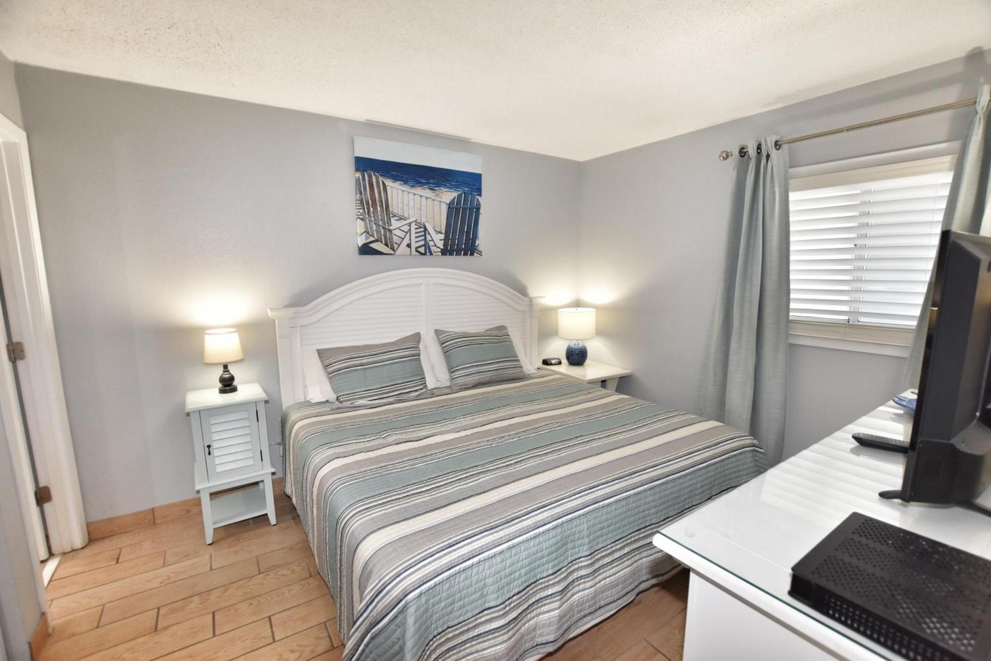 1206 Waters Edge Apartment