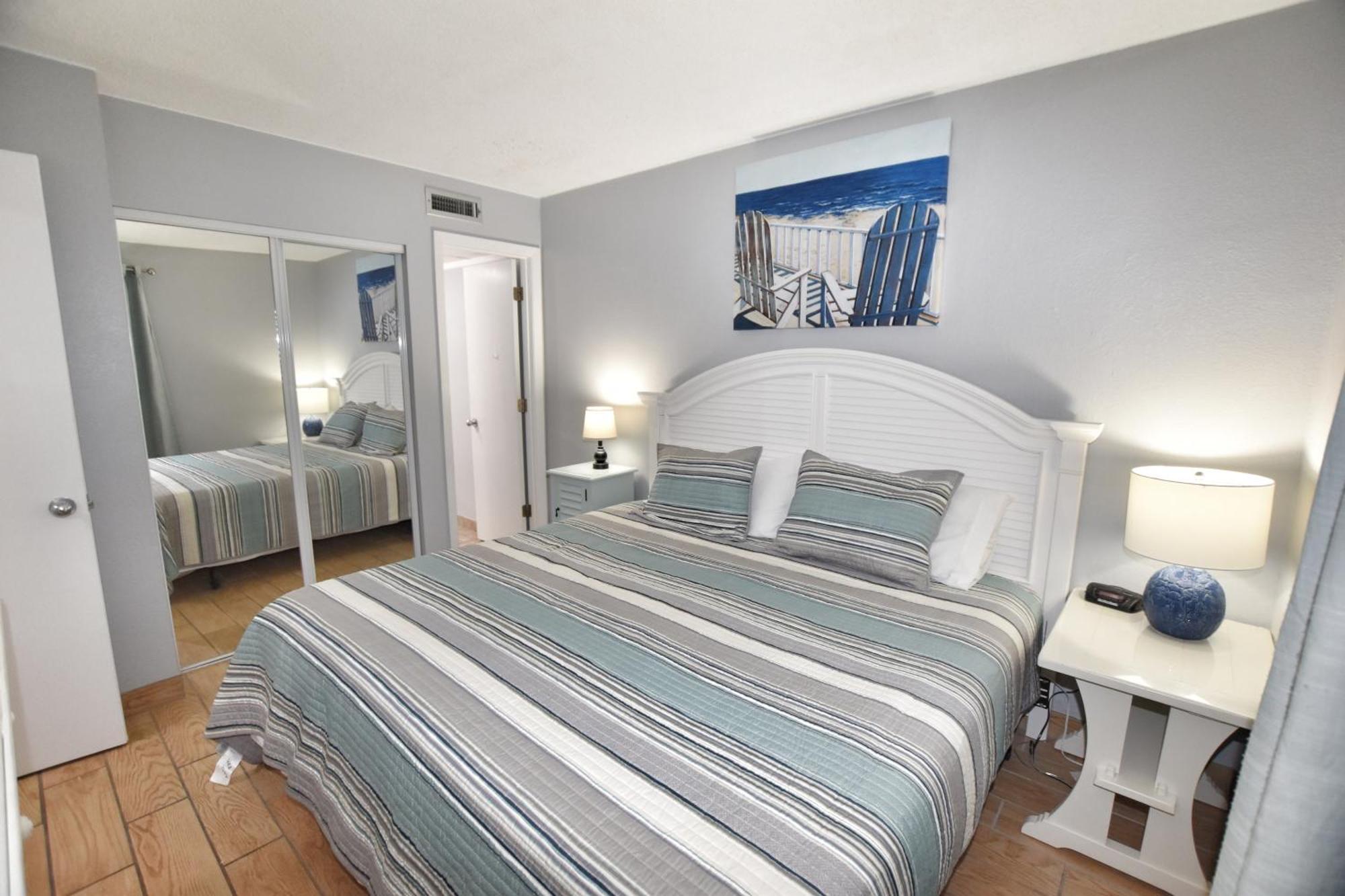 1206 Waters Edge Apartment *