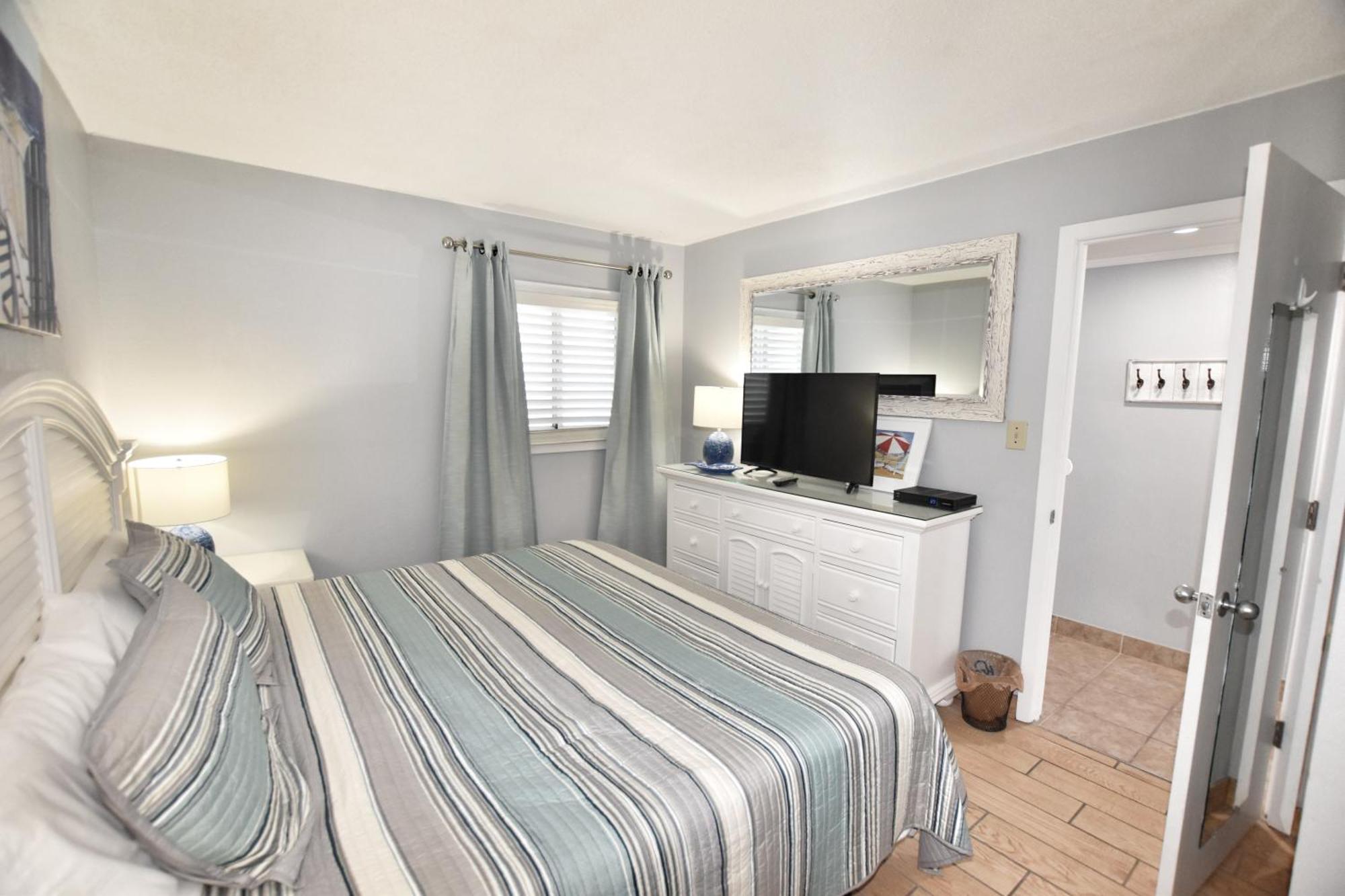 Apartment 1206 Waters Edge