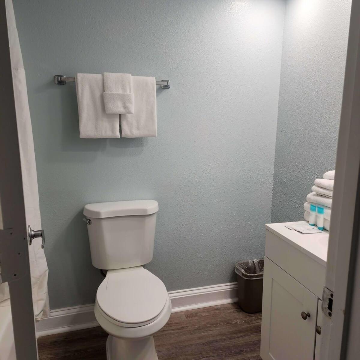 Apartment Oceanfront Efficiency T1008 Myrtle Beach