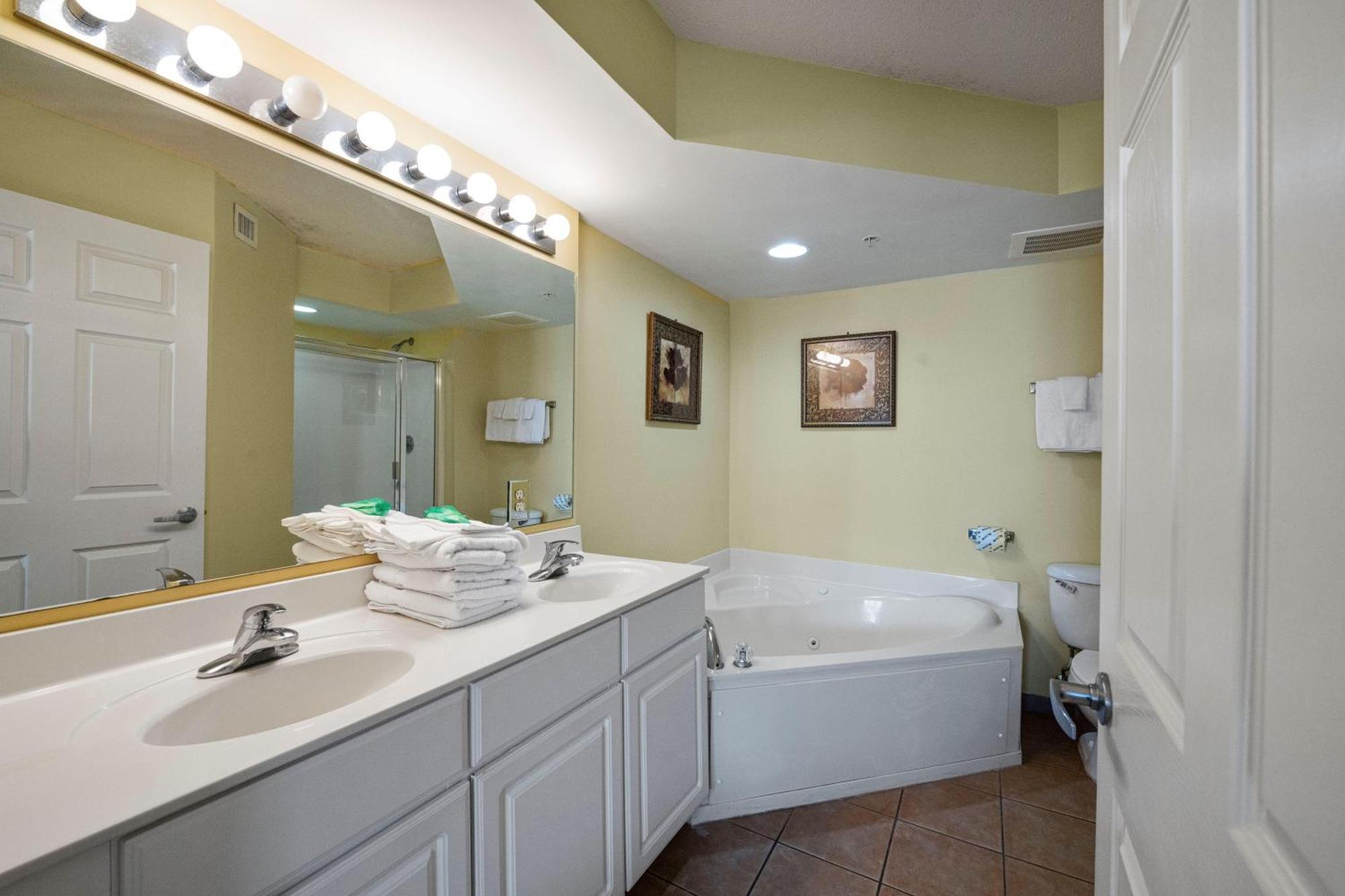 Holiday home Malibu Pointe 505 - 2nd Row Ocean View - Crescent Section Myrtle Beach