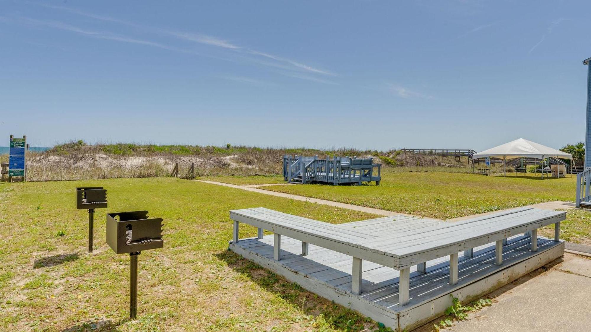 Holiday home Barnett House Bottom - Oceanfront - Windy Hill Section *