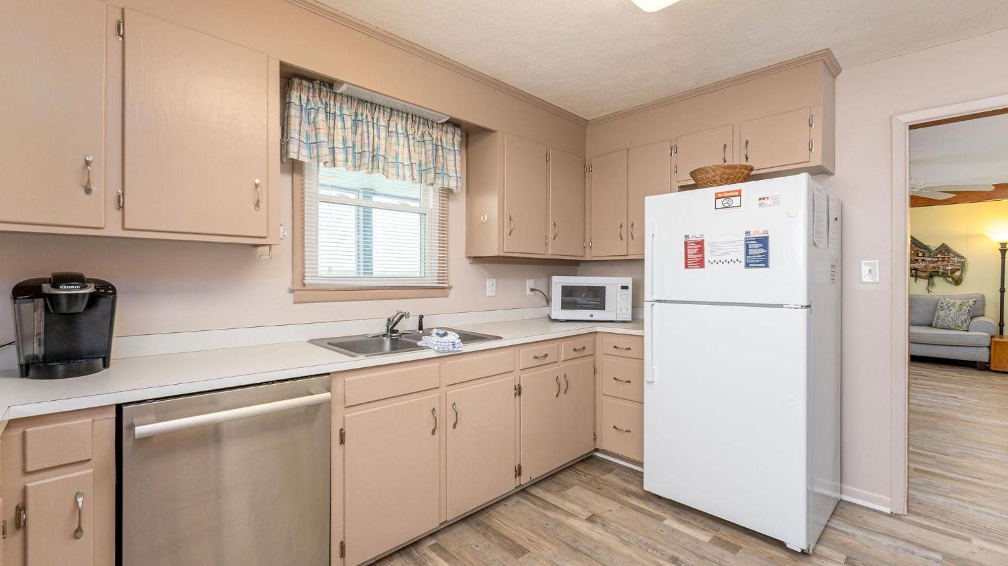 Barnett House Bottom - Oceanfront - Windy Hill Section Holiday home