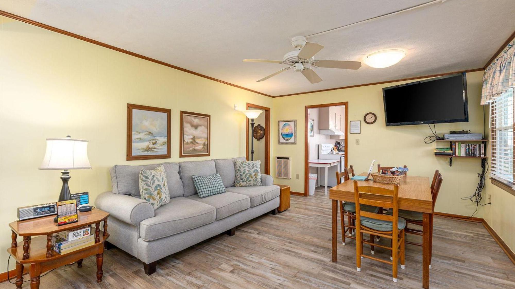 Holiday home Barnett House Bottom - Oceanfront - Windy Hill Section