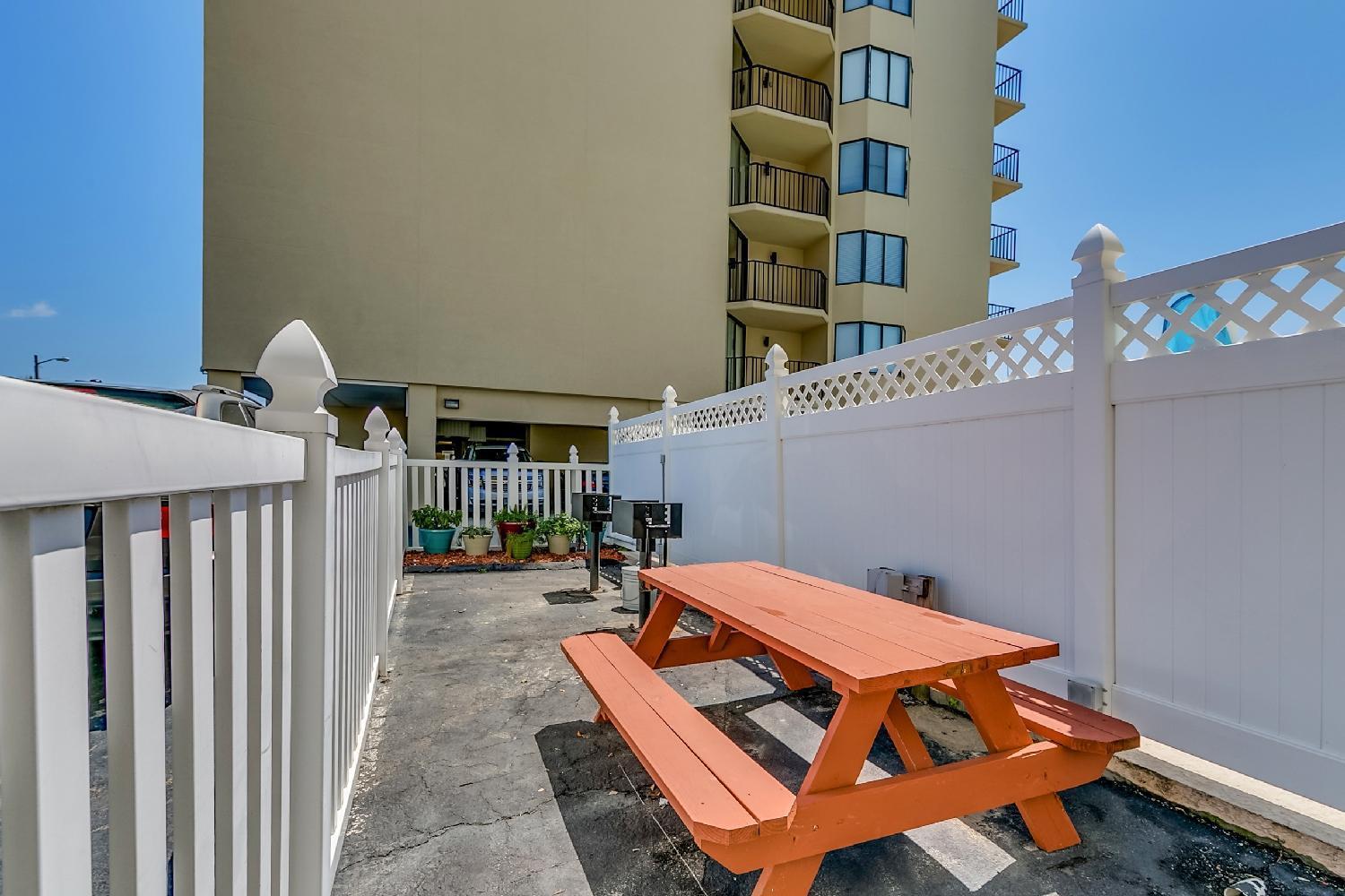Club I 1f - Oceanfront - Windy Hill Section *