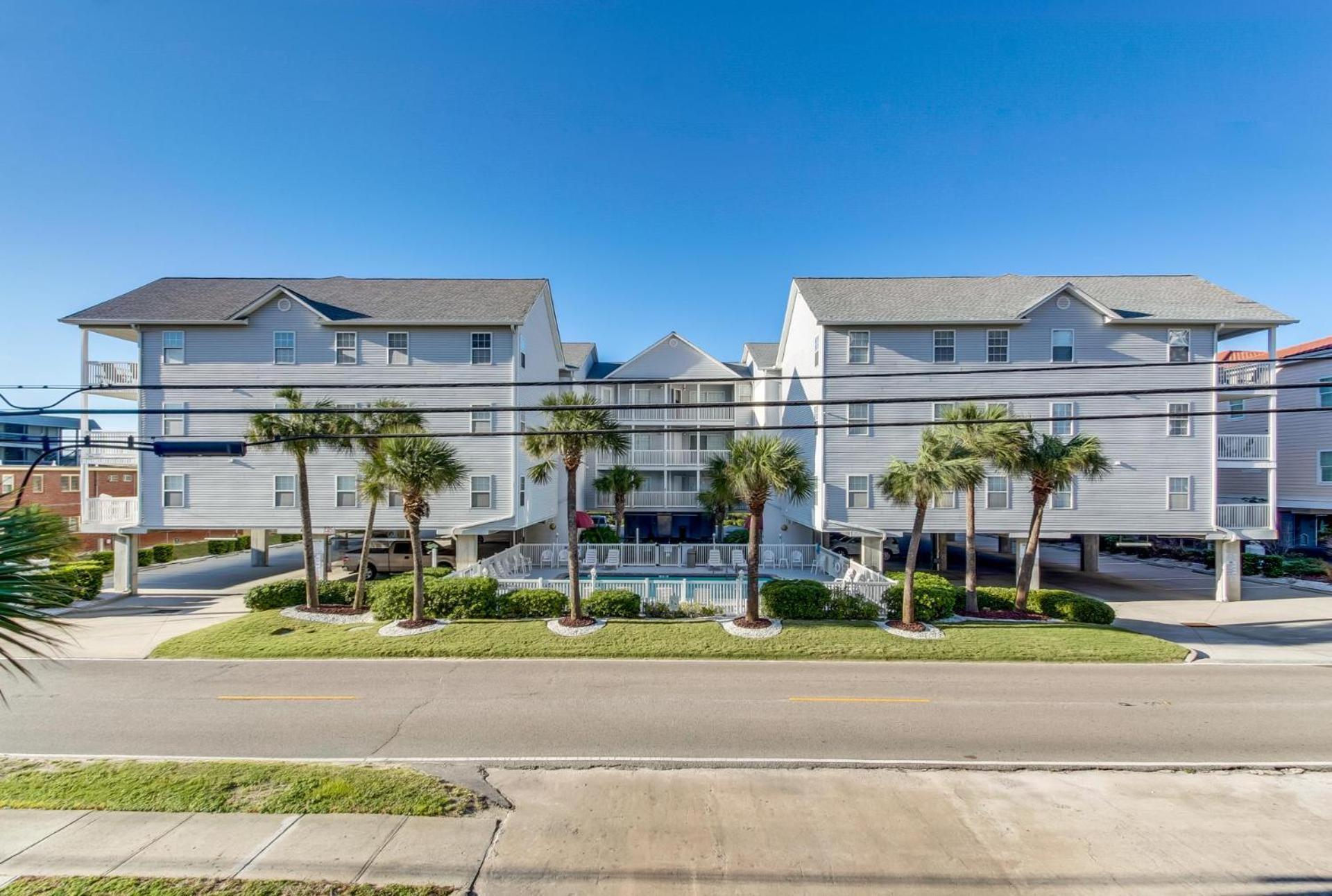 Ocean Pointe B5 - 2nd Row - Cherry Grove Section Holiday home