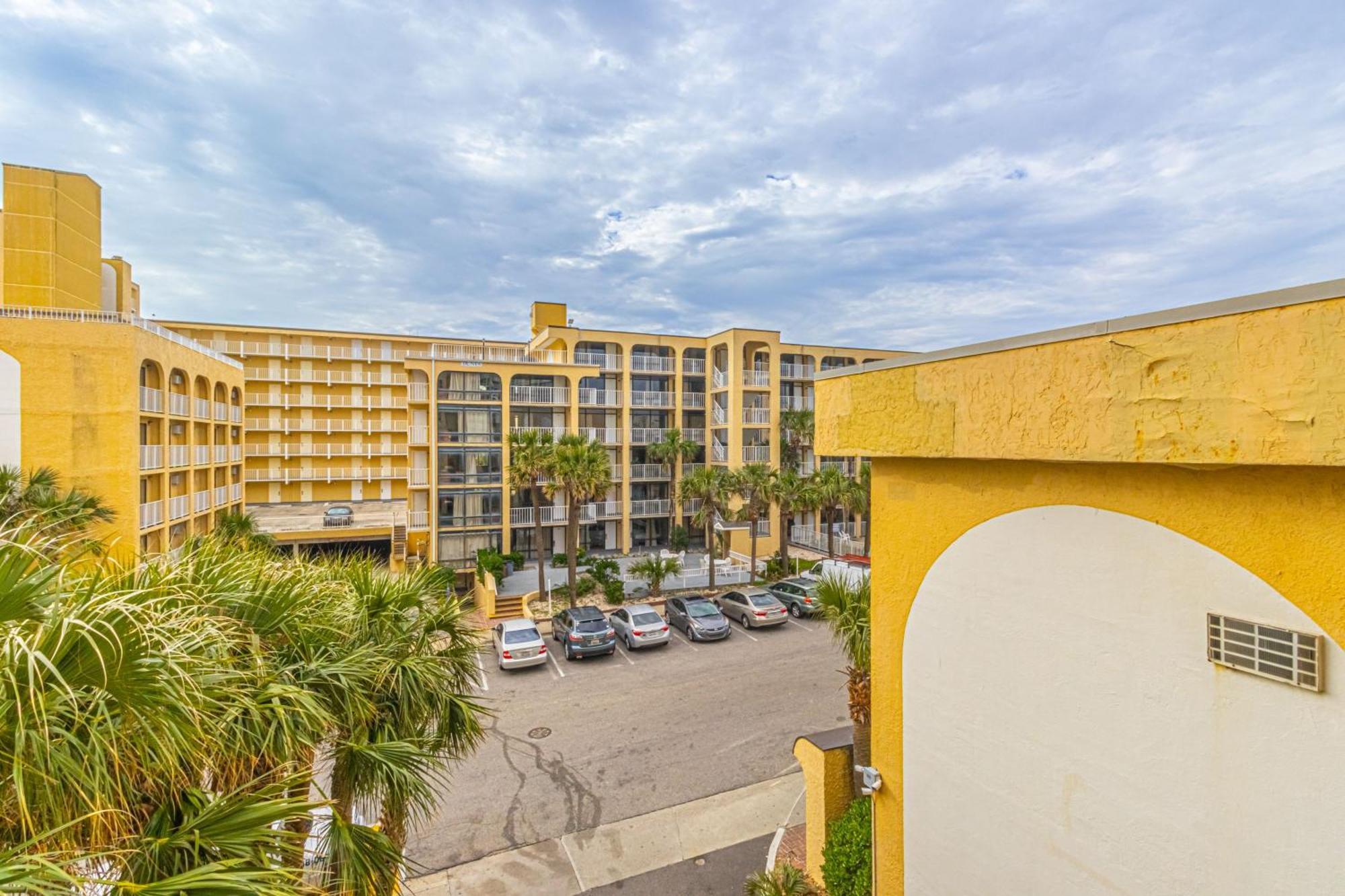 Ocean View Double Queen Suite! Sea Mist 50401 - Perfect For 2-4 Guests! *