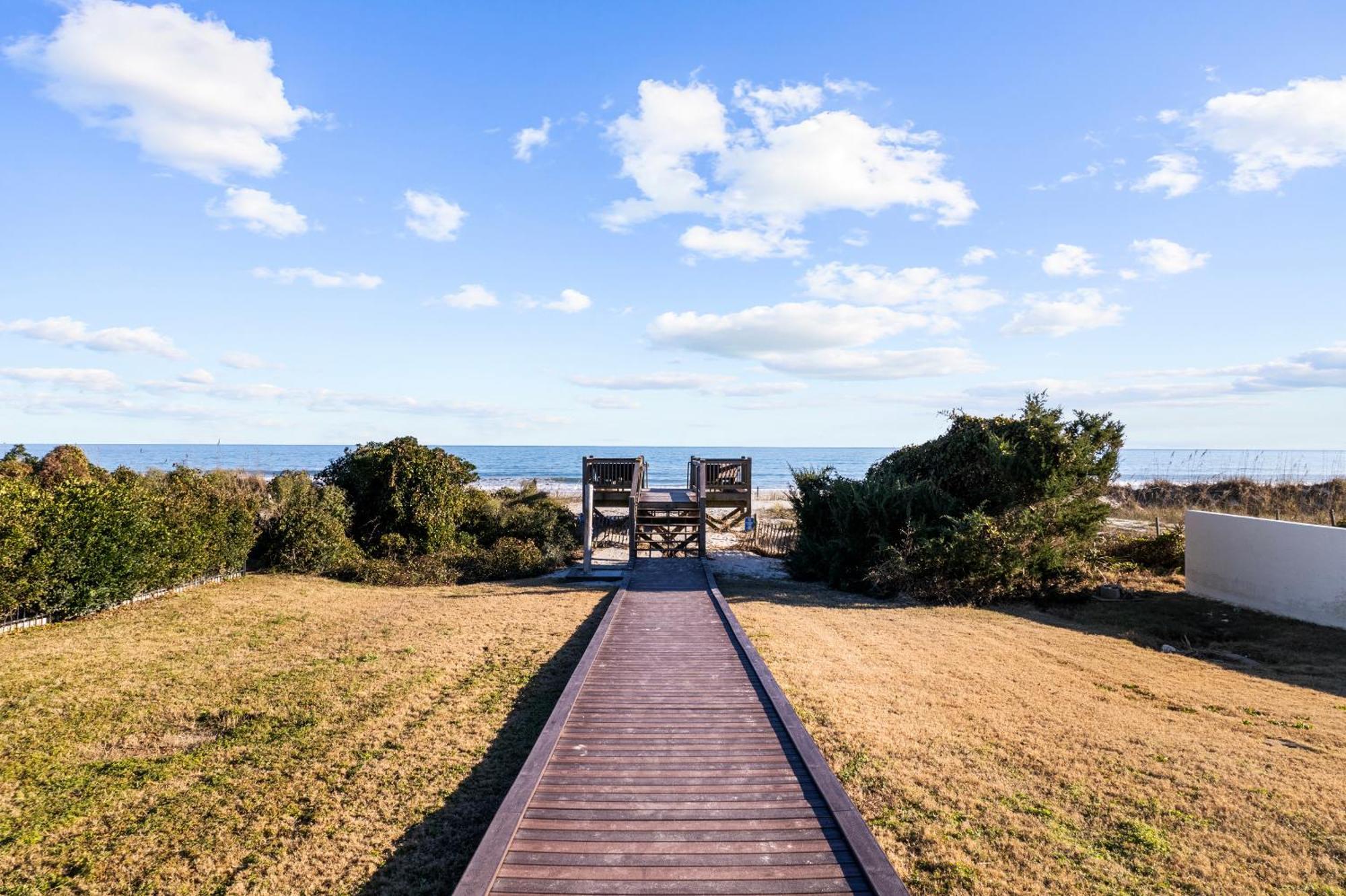 Holiday home Posh Oceanfront Oasis: Private Pool, & Game