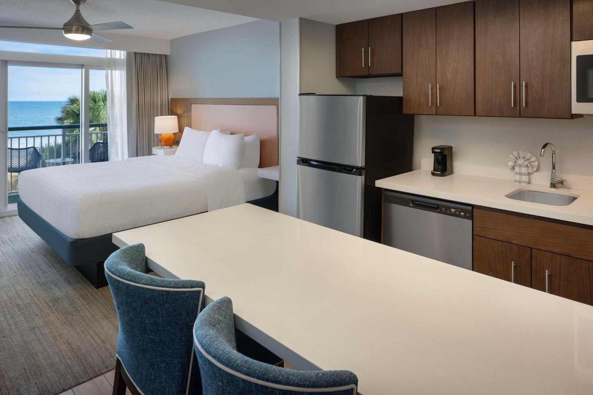 Hampton & Myrtle Oceanfront Hotel