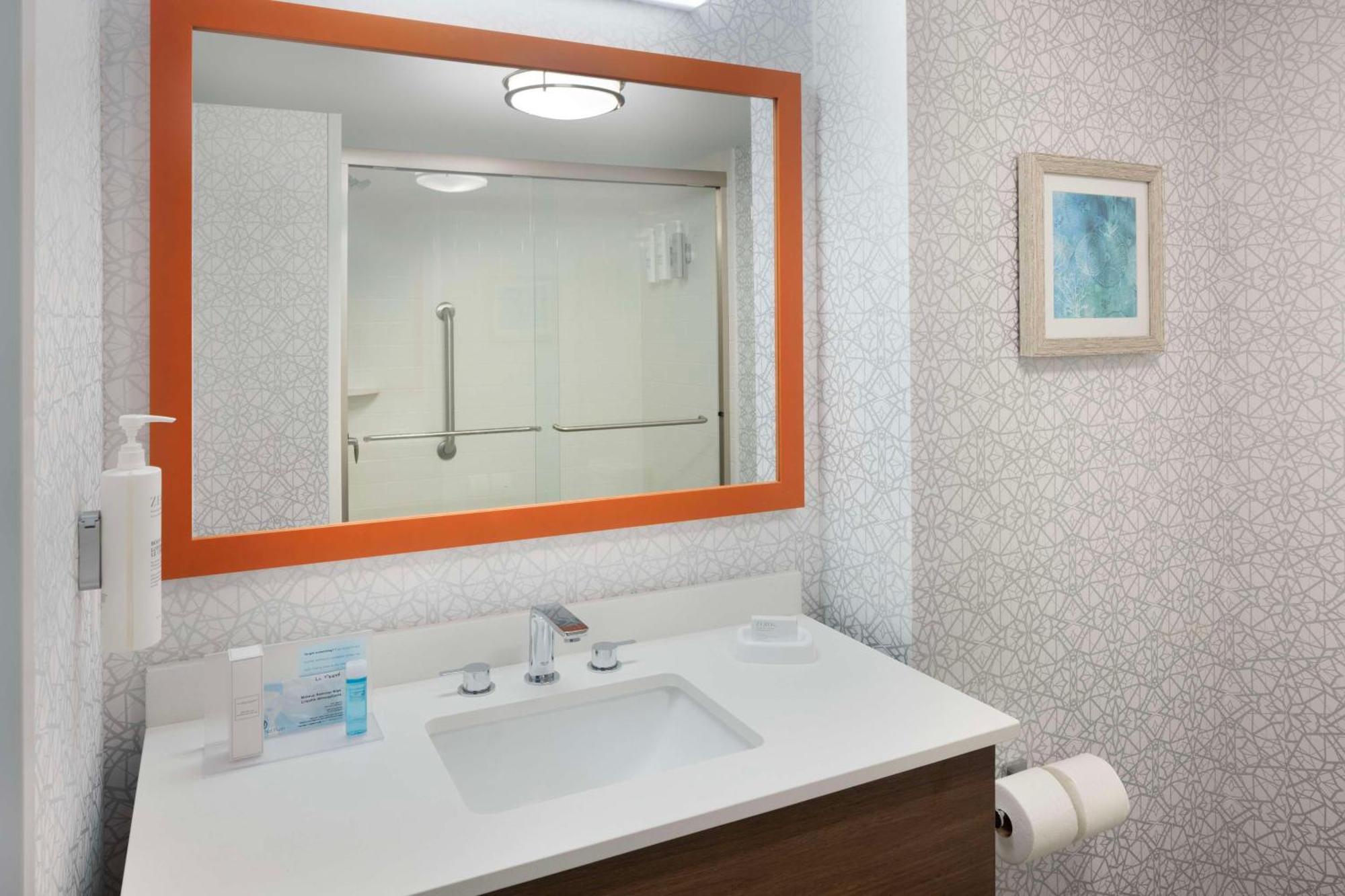 Hampton & Myrtle Oceanfront Hotel