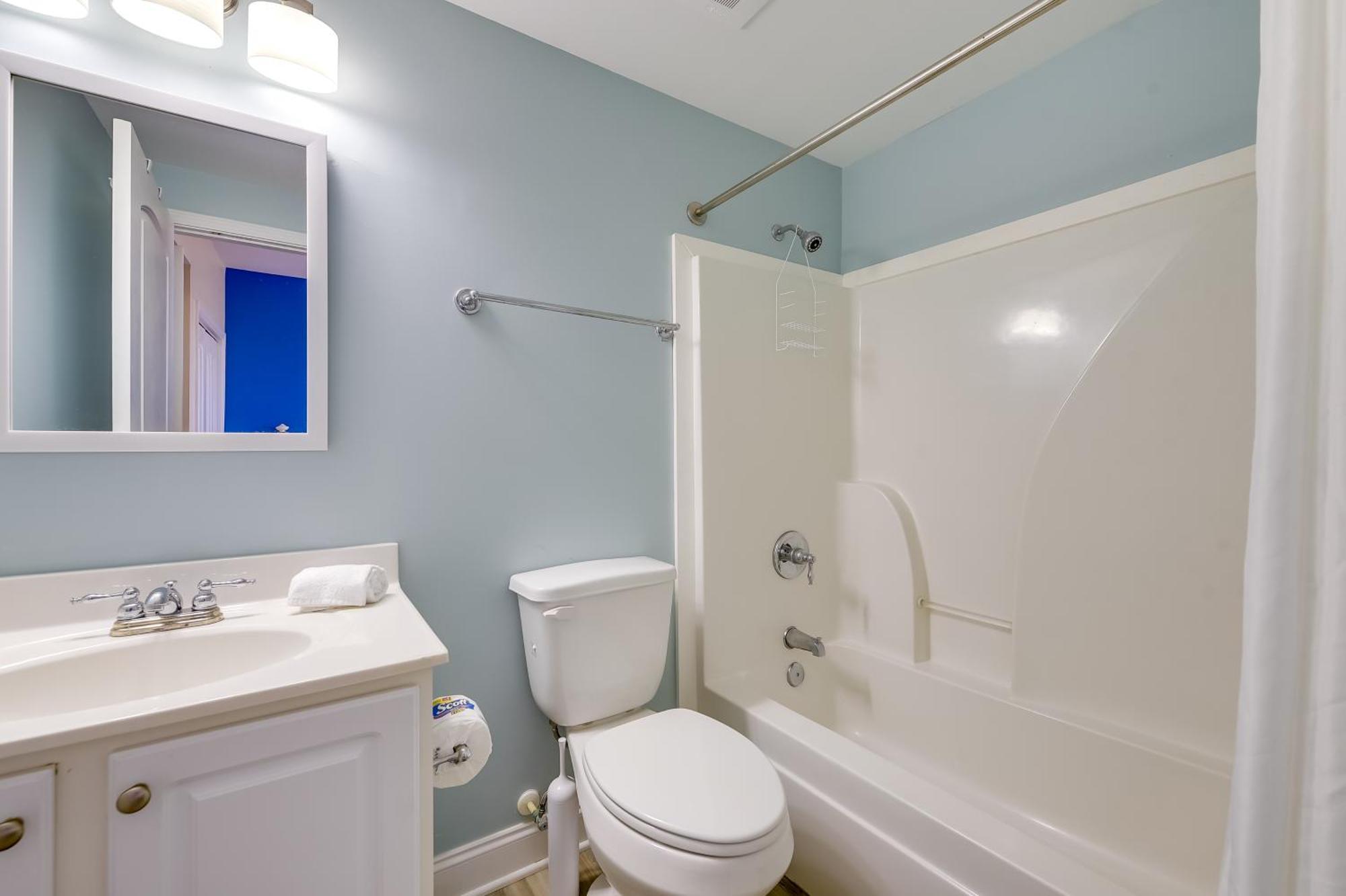 Roomy North Myrtle Condo, Walk To *