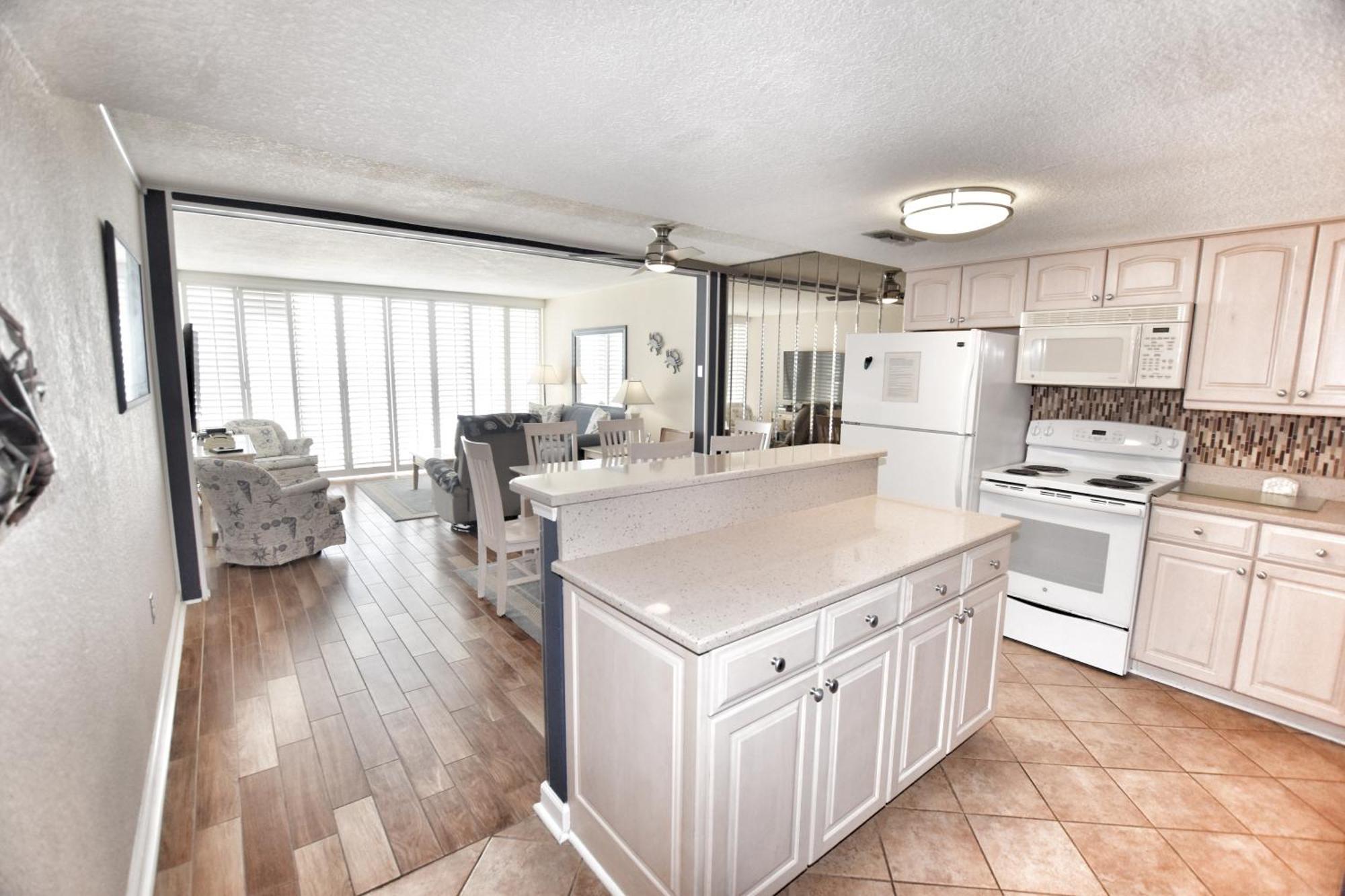 Water's Edge Apartment *