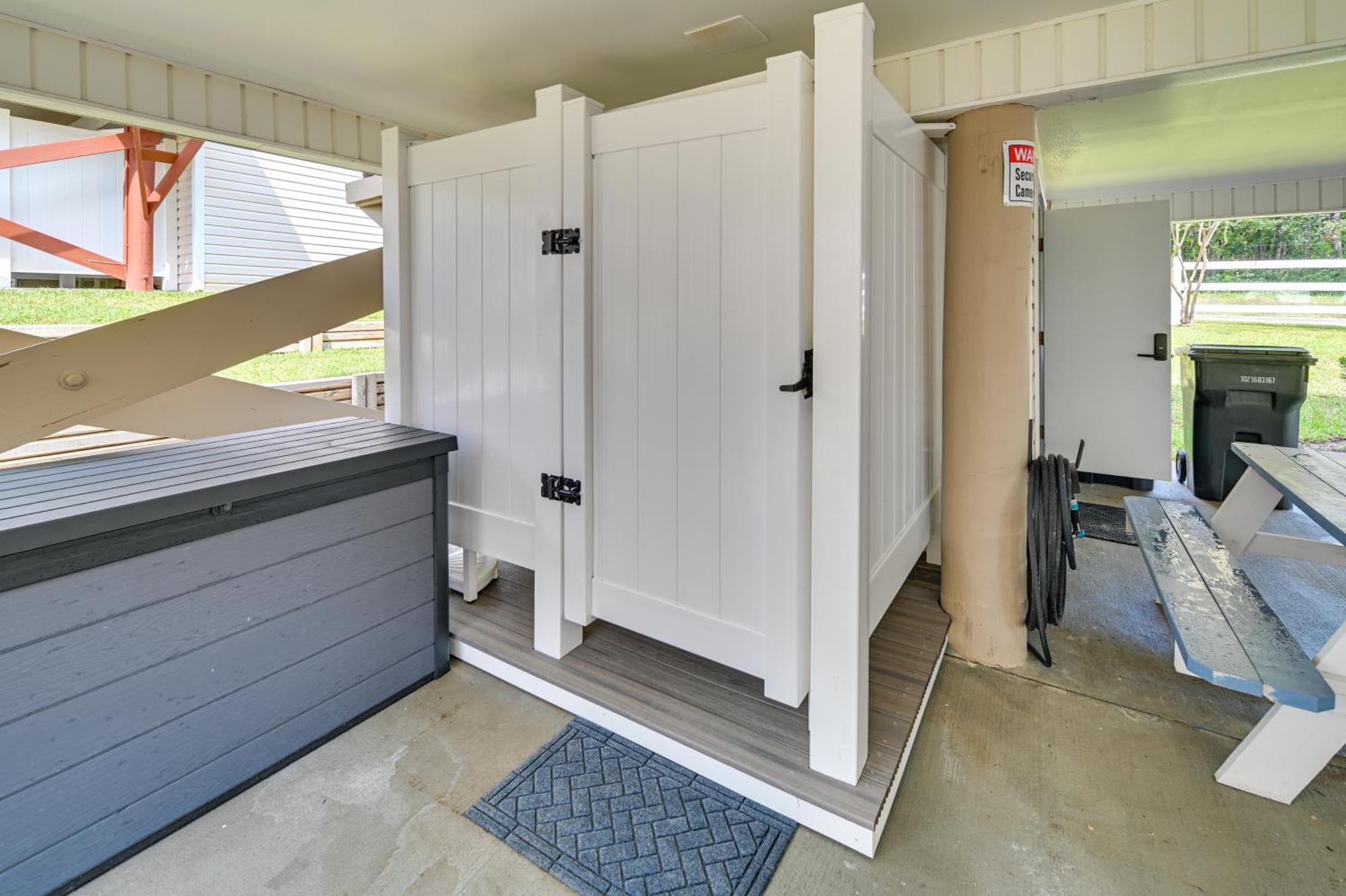 Updated Myrtle With Shared Pool! Holiday home Myrtle Beach