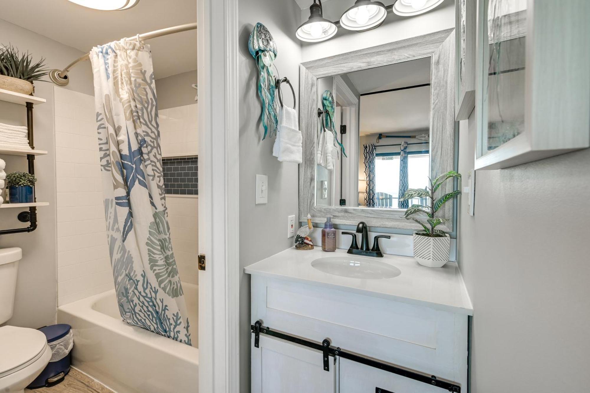 Renovated Oceanfront With Balcony Apartment Myrtle Beach