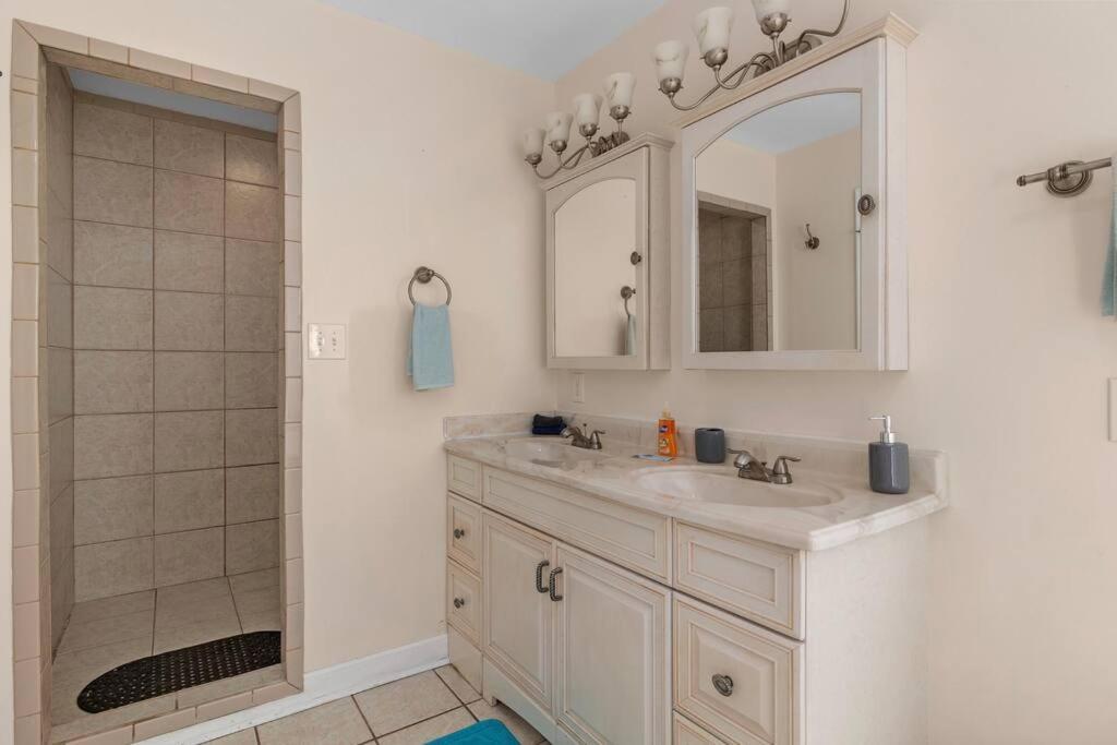 Holiday home Ocean View Villa: Chic Retreat With Private Pool And Rooftop Deck Myrtle Beach