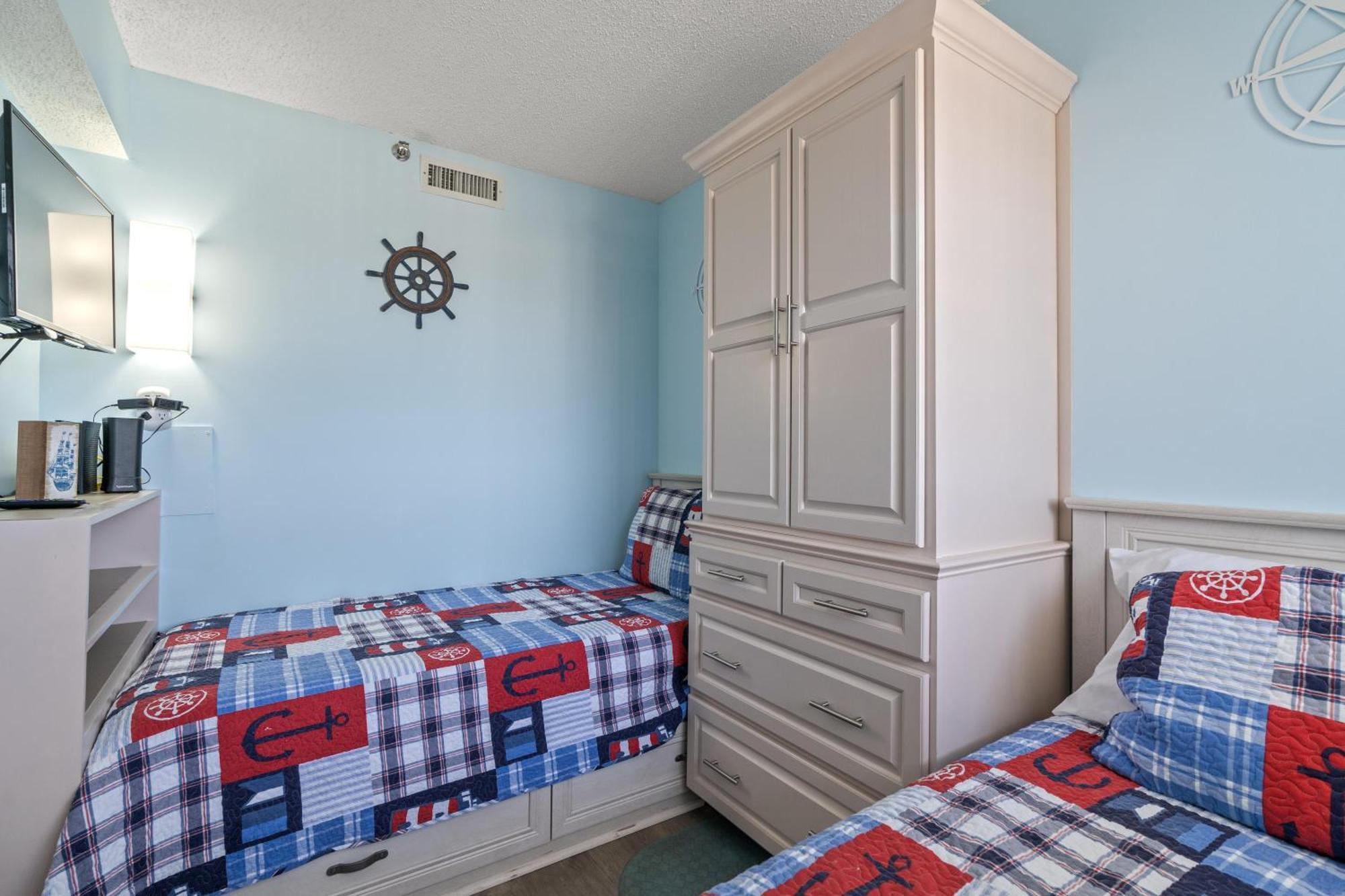 Windemere 702 - Oceanfront - Ocean Drive Section Holiday home