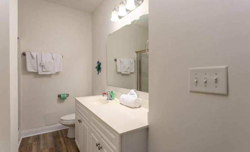 Holiday home Stunning And Spacious 5 Bedroom Condo- With Ocean Views And More! Cherry Grove 402 Myrtle Beach
