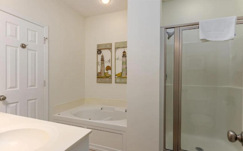 Stunning And Spacious 5 Bedroom Condo- With Ocean Views And More! Cherry Grove 402