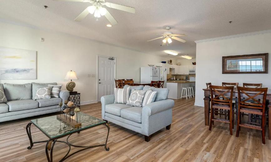 Holiday home Stunning And Spacious 5 Bedroom Condo- With Ocean Views And More! Cherry Grove 402