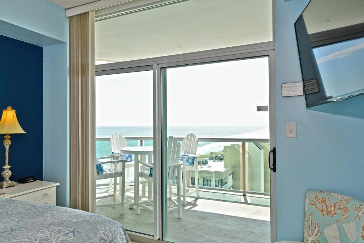 Penthouse Stunning Ocean Views Lazy River Indoor Pool *
