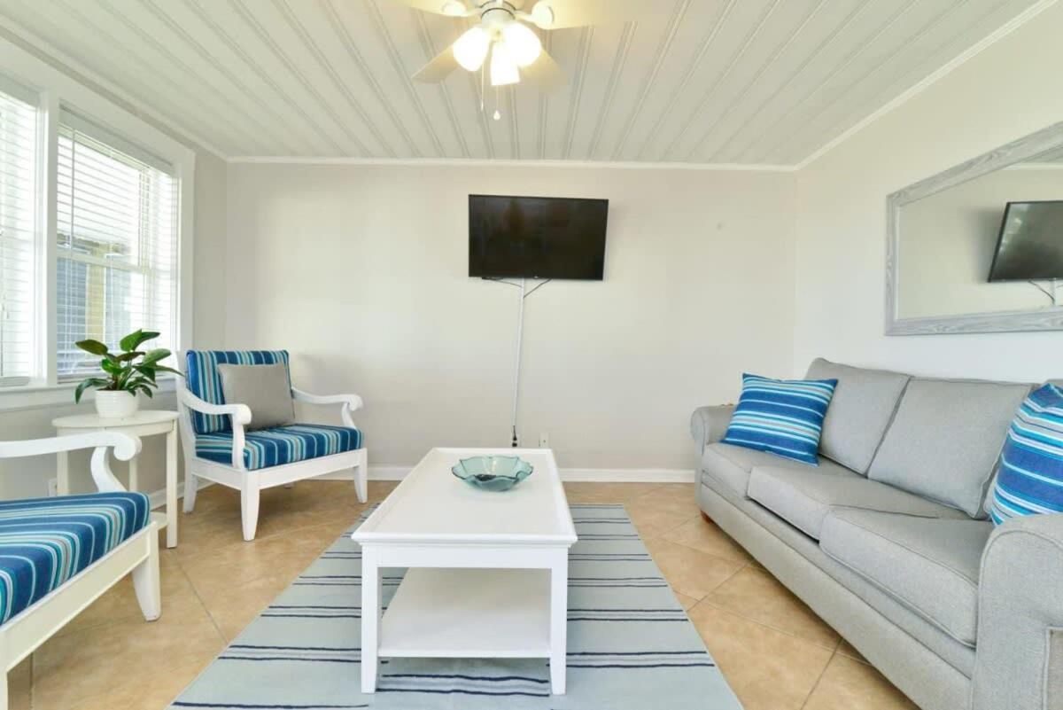 Hazels Child Oceanfront Large House Holiday home *