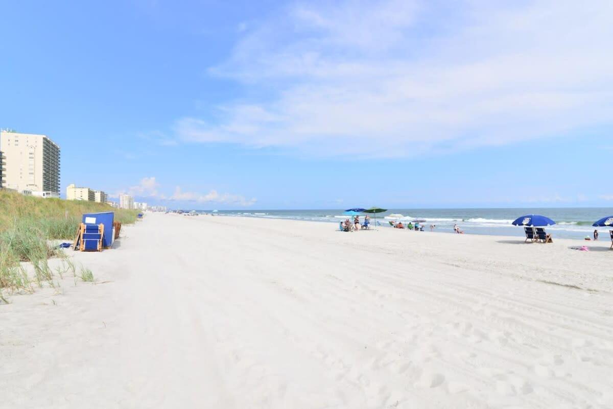 Holiday home The Jewel New Oceanfront Luxury W Huge Balcony