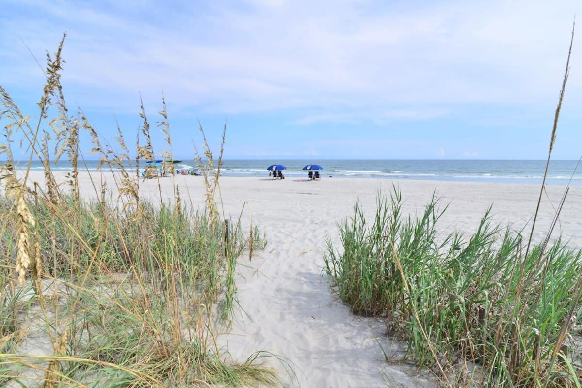 The Jewel New Oceanfront Luxury W Huge Balcony Holiday home