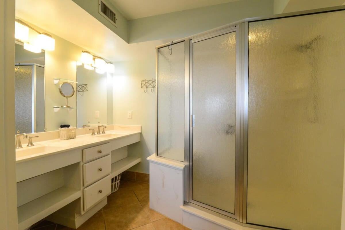 Peak Paradise 3 Bedroom Oceanfront Summit W Pool Holiday home Myrtle Beach