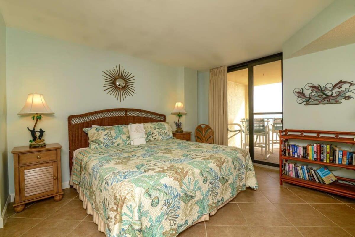 Holiday home Peak Paradise 3 Bedroom Oceanfront Summit W Pool