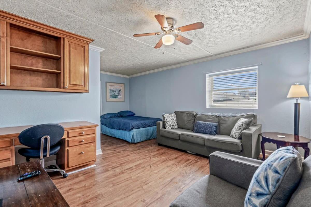 Holiday home Charming One Block From The - Wr 301 Myrtle Beach