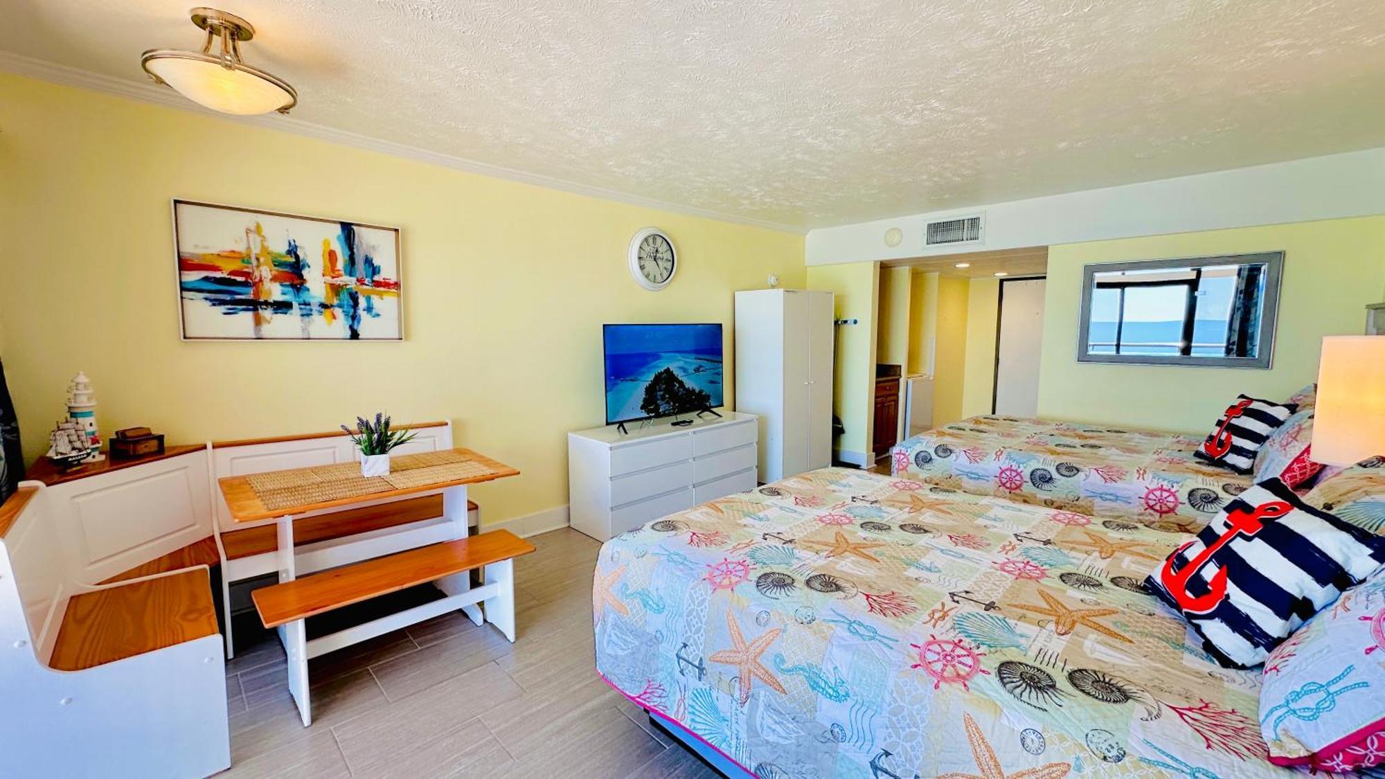 New ! Unique Oceanfront At Ocean Reef Resort-free Parking - Amazing Pools