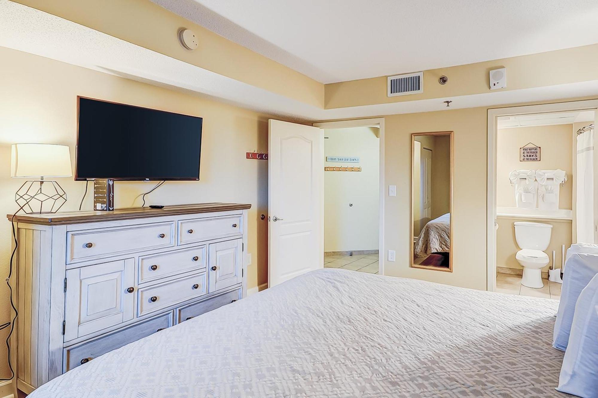 Carolinian Apartment *