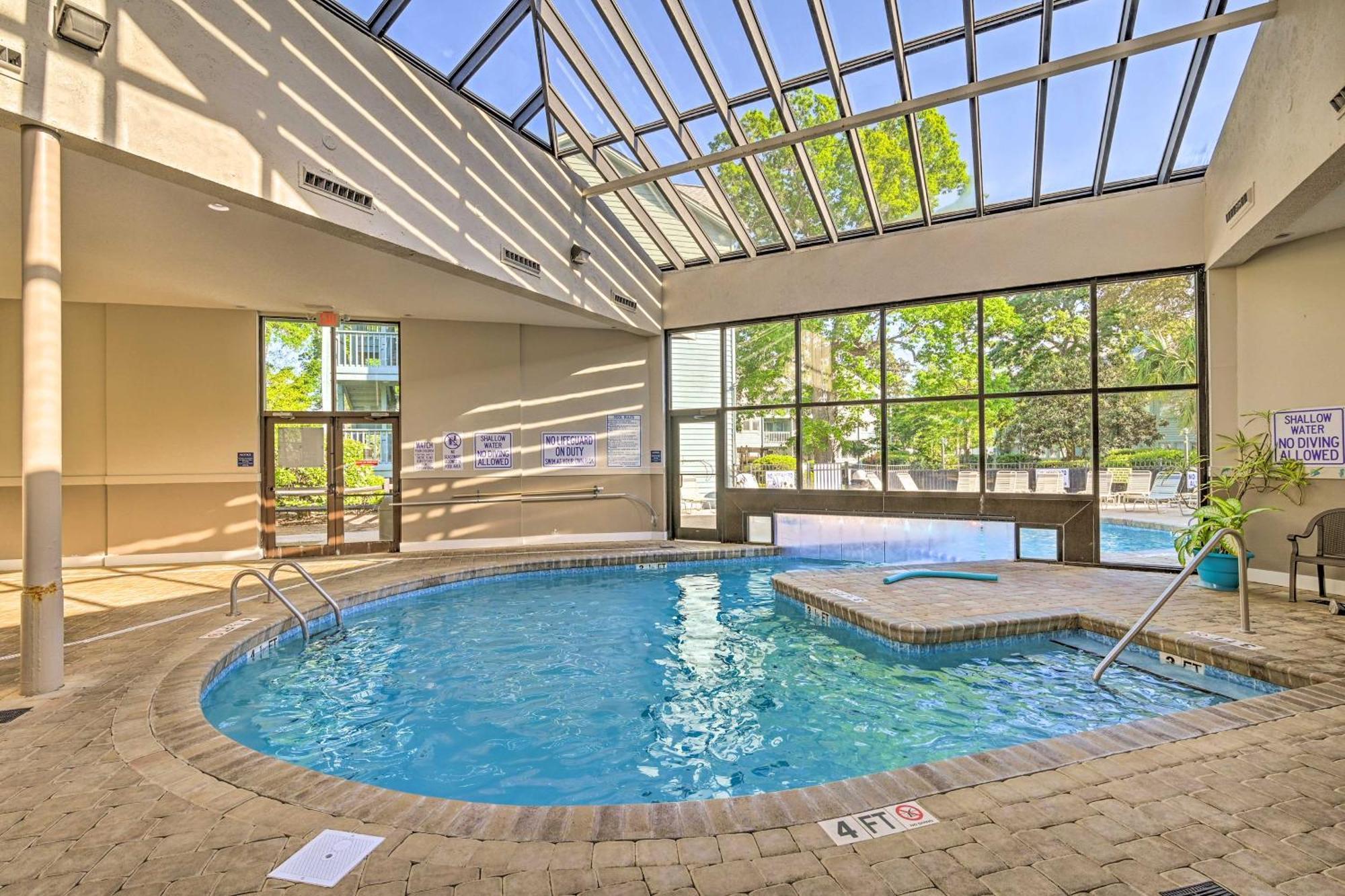 Myrtle With Pool - Walk To Beach! Apartment
