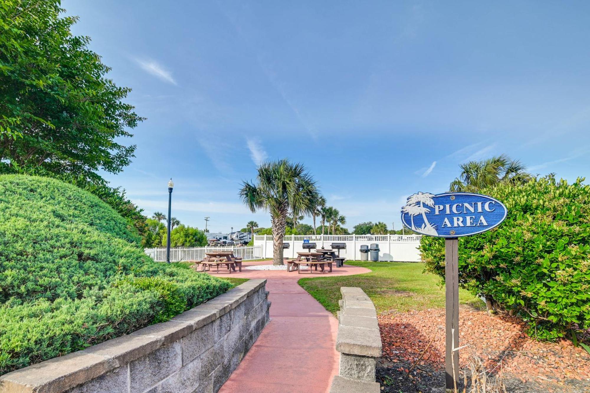Myrtle With Pool - Walk To Beach! Apartment *