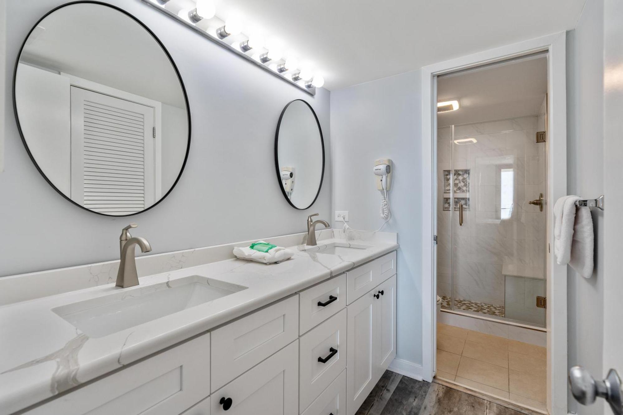 Ocean Creek B4 - Oceanfront - Windy Hill Holiday home